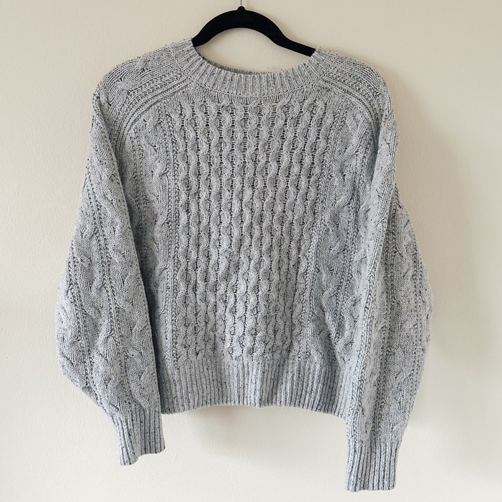 Universal Thread Cropped Corded Chucnky Gray Cable Knit Sweater Top Casual Grey
